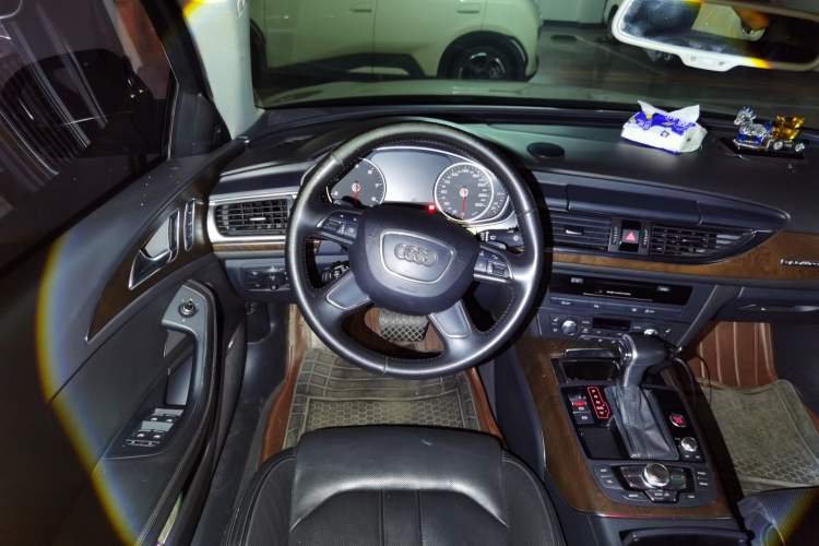 Used Audi A6L 2014 50 TFSI quattro Luxury Model Steering Wheel