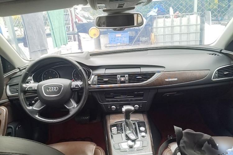 Used Audi A6L 2014 50 TFSI quattro Luxury Model Steering Wheel