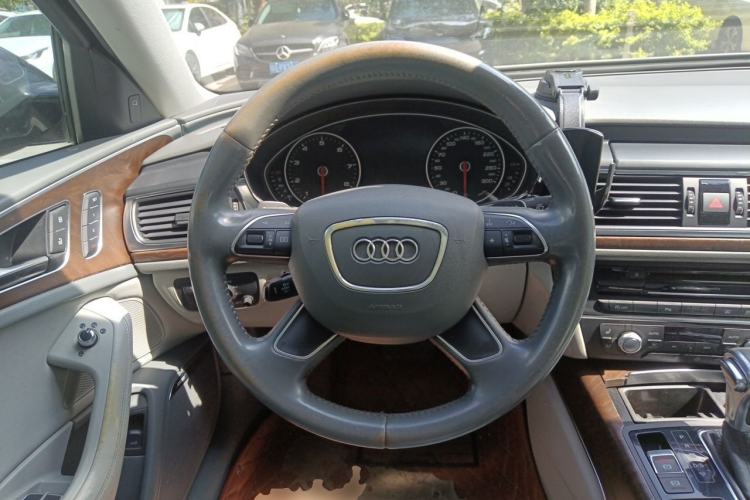 Used Audi A6L 2014 50 TFSI quattro Luxury Model Steering Wheel