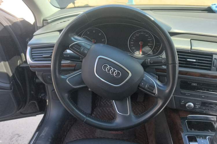 Used Audi A6L 2014 30 FSI Comfort Model Steering Wheel