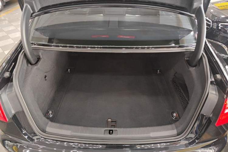 Used Audi A6L 2014 TFSI Standard Model Trunk