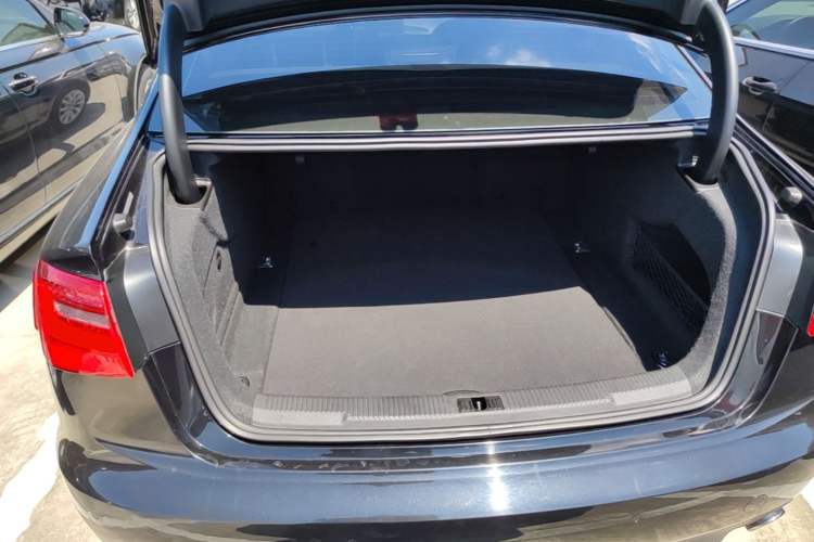 Used Audi A6L 2014 TFSI Standard Model Trunk
