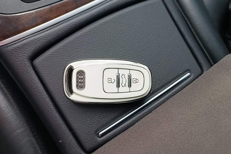 Used Audi A6L 2014 30 FSI Luxury Model Vehicle Key