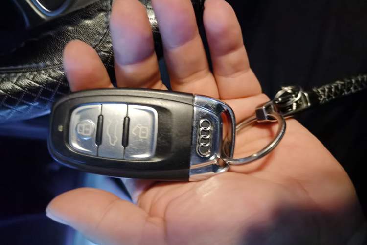 Used Audi A6L 2014 30 FSI Comfort Model Vehicle Key