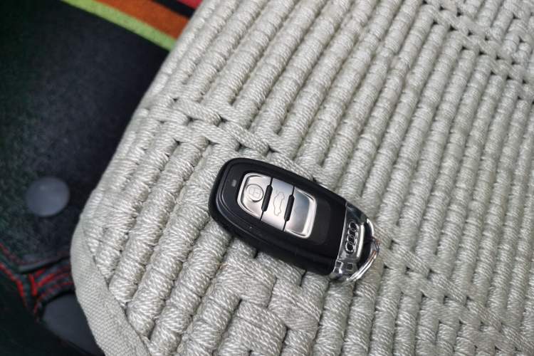 Used Audi A6L 2014 30 FSI Comfort Model Vehicle Key