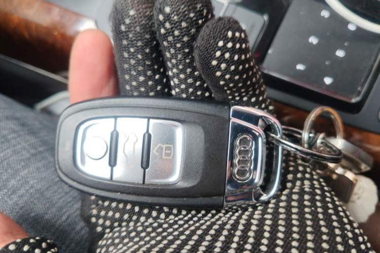 Used Audi A6L 2014 30 FSI Comfort Model Vehicle Key