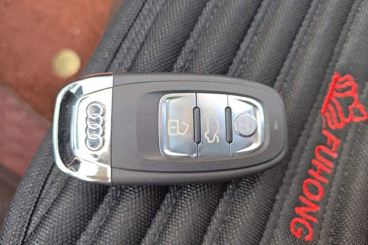 Used Audi A6L 2014 35 FSI quattro Luxury Model Vehicle Key