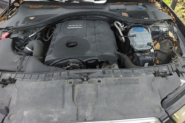 Used Audi A6L 2014 TFSI Standard Model Engine Bay