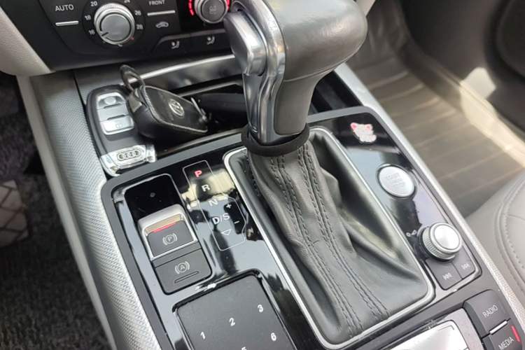 Used Audi A6L 2014 TFSI Standard Model Gear Lever