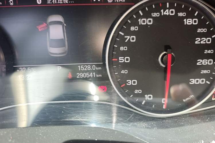 Used Audi A6L 2014 TFSI Standard Model Odometer Close Up