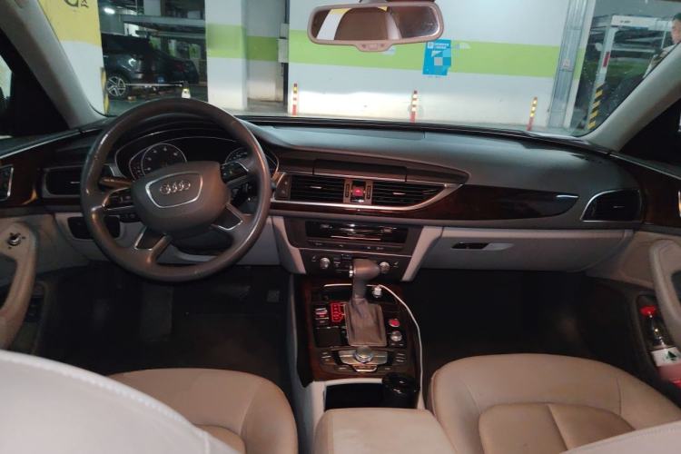 Used Audi A6L 2014 30 FSI Comfort Model Center Console