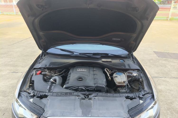 Used Audi A6L 2014 TFSI Standard Model Engine Bay