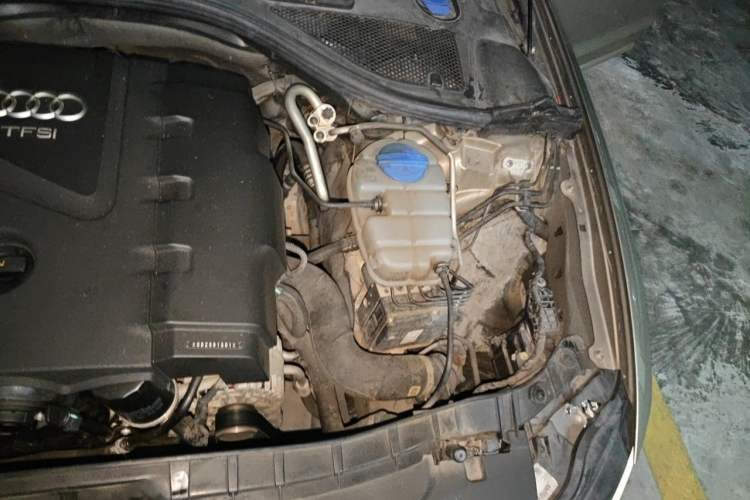 Used Audi A6L 2014 TFSI Standard Model Engine Bay Left