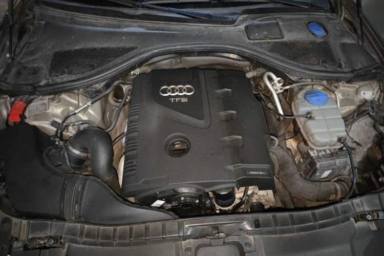 Used Audi A6L 2014 TFSI Standard Model Engine Bay