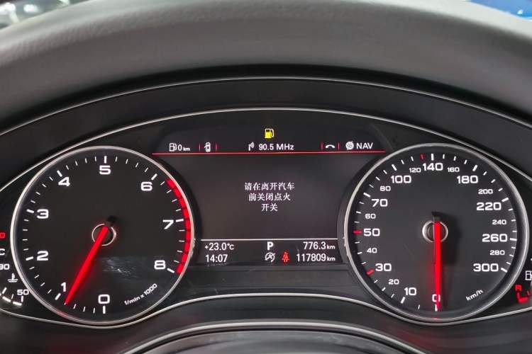 Used Audi A6L 2014 TFSI Standard Model Odometer Close Up