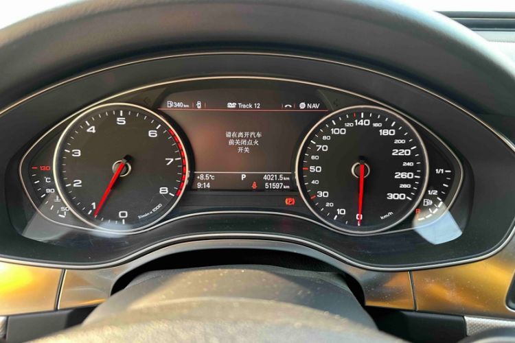 Used Audi A6L 2014 TFSI Standard Model Odometer Close Up