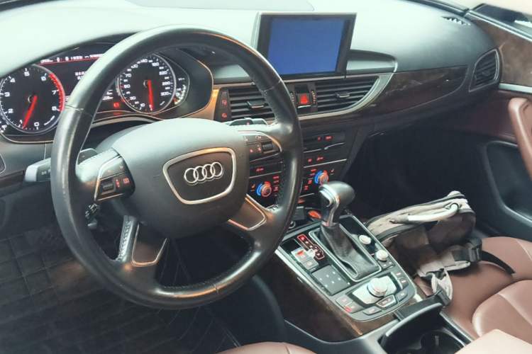 Used Audi A6L 2014 TFSI Comfort Model Center Console