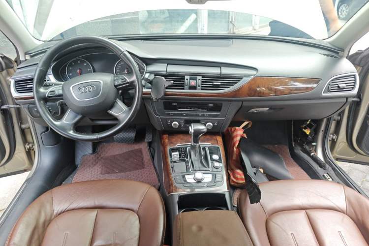Used Audi A6L 2014 30 FSI Comfort Model Center Console