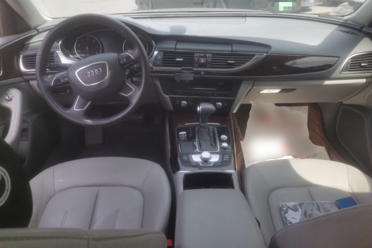 Used Audi A6L 2014 30 FSI Comfort Model Center Console