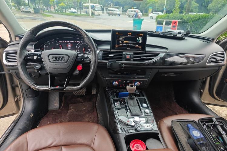 Used Audi A6L 2014 30 FSI Comfort Model Center Console