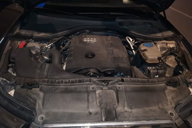 Used Audi A6L 2014 TFSI Standard Model Engine Bay