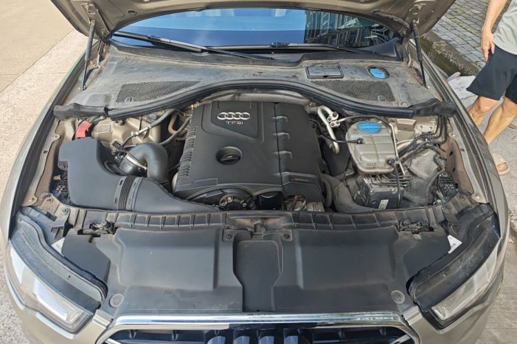 Used Audi A6L 2014 TFSI Standard Model Engine Bay