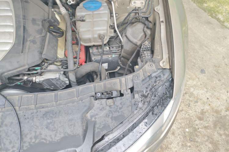 Used Audi A6L 2014 30 FSI Comfort Model Engine Bay Left
