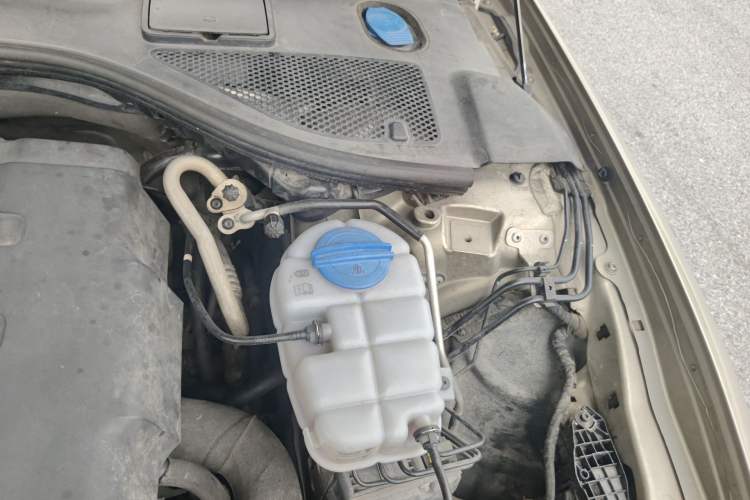 Used Audi A6L 2014 TFSI Standard Model Engine Bay Left