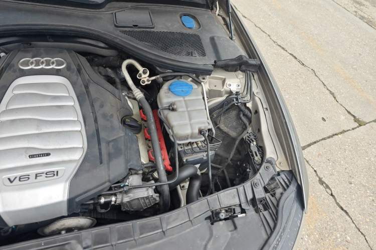Used Audi A6L 2014 30 FSI Comfort Model Engine Bay Left