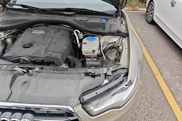 Used Audi A6L 2014 TFSI Standard Model Engine Bay Left