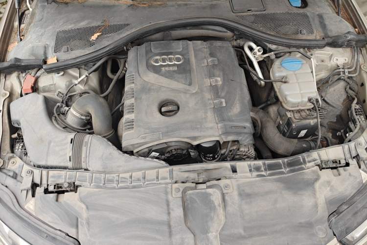 Used Audi A6L 2014 TFSI Standard Model Engine Bay