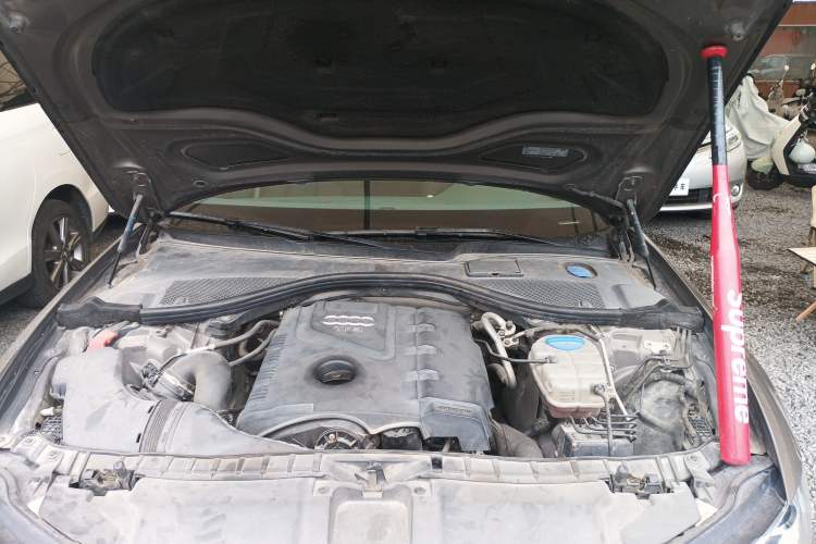 Used Audi A6L 2014 TFSI Standard Model Engine Bay