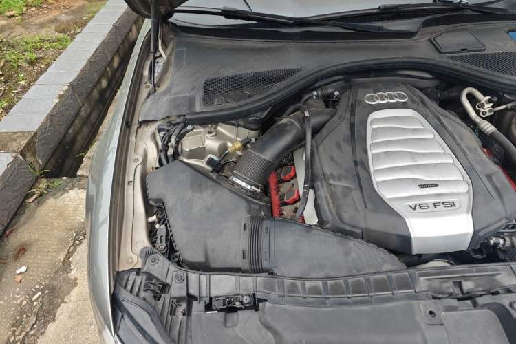 Used Audi A6L 2014 30 FSI Comfort Model Engine Bay Right