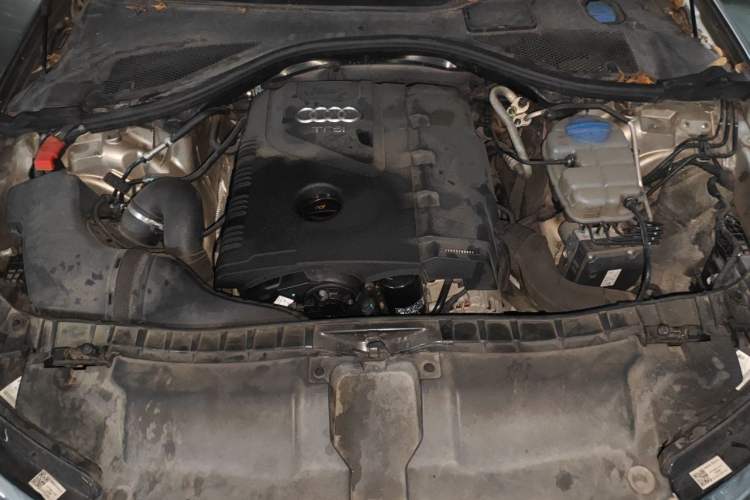 Used Audi A6L 2014 TFSI Standard Model Engine Bay