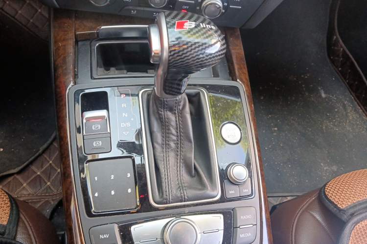 Used Audi A6L 2014 TFSI Standard Model Gear Lever