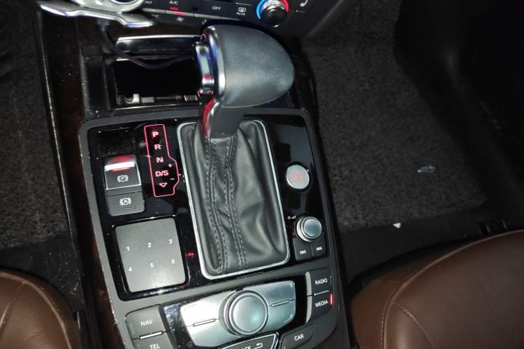 Used Audi A6L 2014 30 FSI Comfort Model Gear Lever