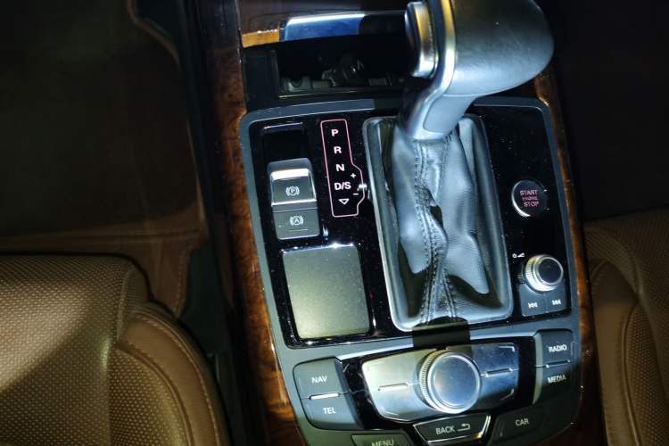 Used Audi A6L 2014 TFSI Standard Model Gear Lever