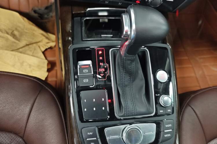 Used Audi A6L 2014 TFSI Standard Model Gear Lever