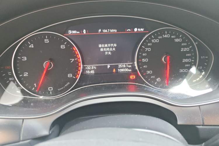 Used Audi A6L 2014 30 FSI Comfort Model Odometer Close Up