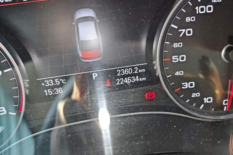 Used Audi A6L 2014 TFSI Standard Model Odometer Close Up