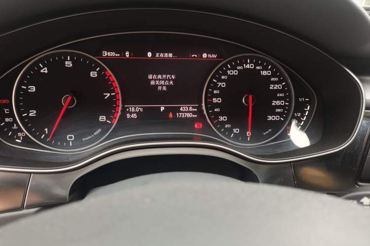 Used Audi A6L 2014 TFSI Standard Model Odometer Close Up