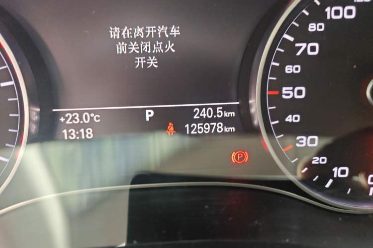 Used Audi A6L 2014 TFSI Standard Model Odometer Close Up