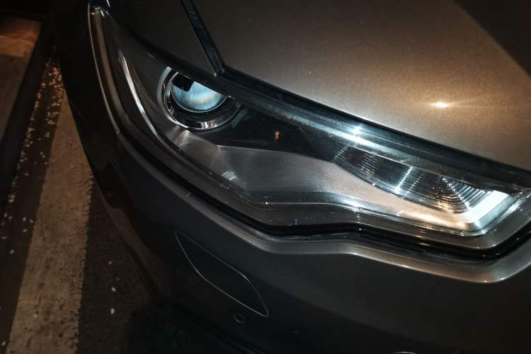 Used Audi A6L 2014 TFSI Standard Model Right Front Headlight