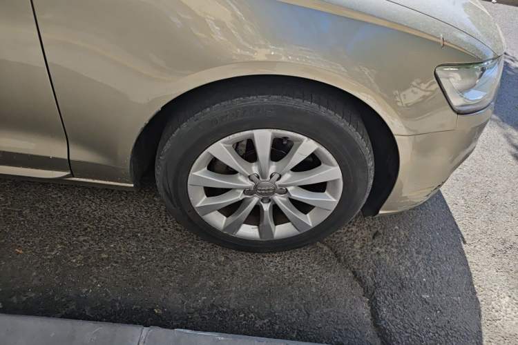 Used Audi A6L 2014 TFSI Standard Model Right Front Wheel Hub