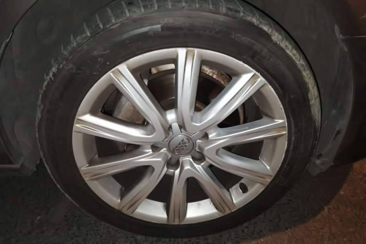 Used Audi A6L 2014 TFSI Standard Model Right Front Wheel Hub