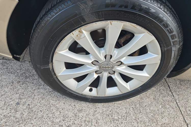 Used Audi A6L 2014 TFSI Standard Model Right Front Wheel Hub