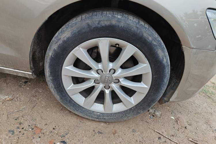 Used Audi A6L 2014 TFSI Standard Model Right Front Wheel Hub