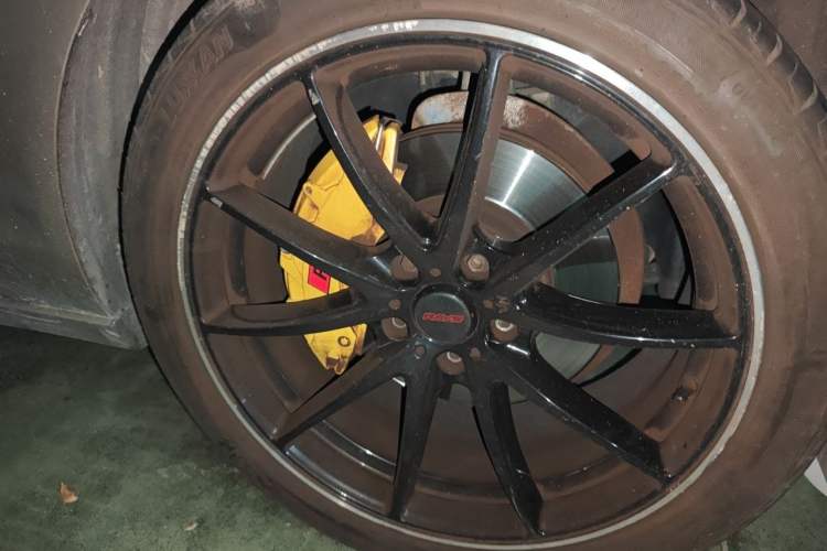 Used Audi A6L 2014 TFSI Standard Model Right Front Wheel Hub