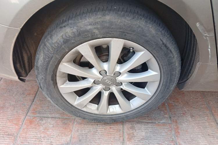Used Audi A6L 2014 TFSI Standard Model Right Rear Wheel Hub