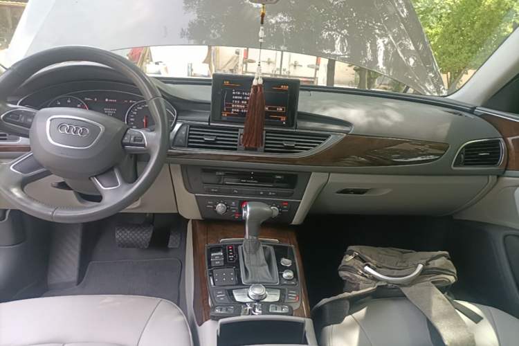Used Audi A6L 2014 TFSI Standard Model Audio And AC Panel